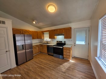 4606 Braves Ln, Louisville, KY 40272
