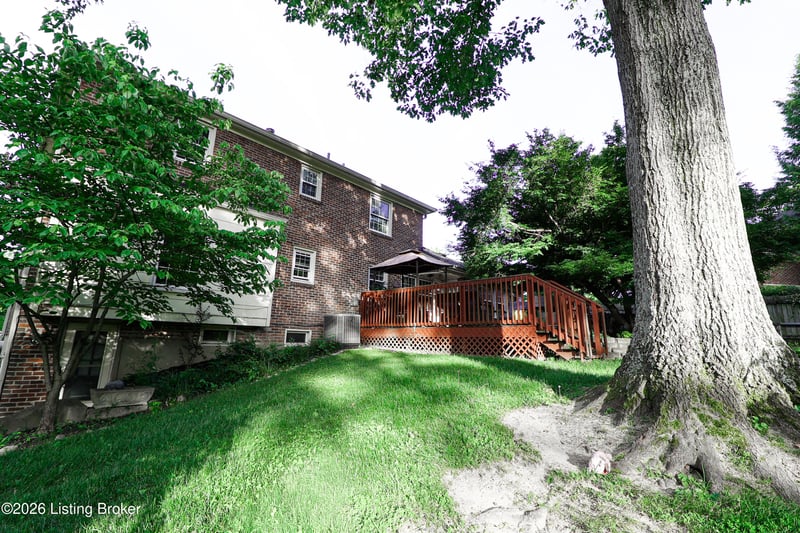 4610 Deepwood Dr, Louisville, KY 40241