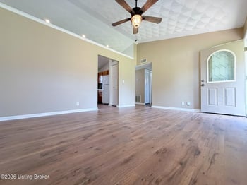 4613 Braves Ln, Louisville, KY 40272
