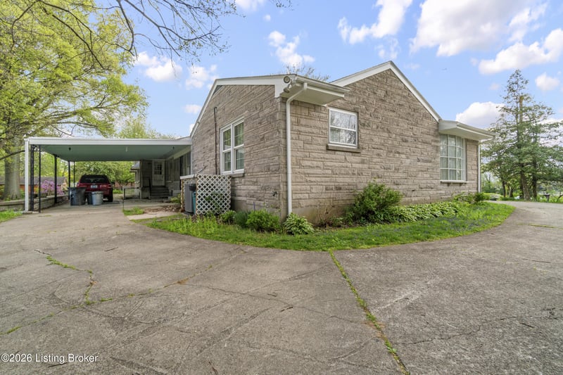 4621 Glen Rose Rd, Louisville, KY 40229