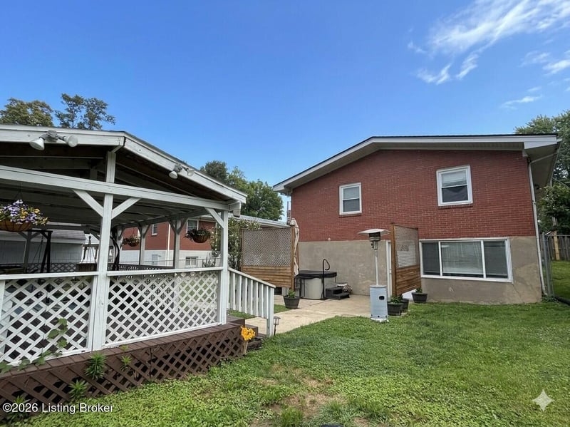 4624 Settle Blvd, Louisville, KY 40219