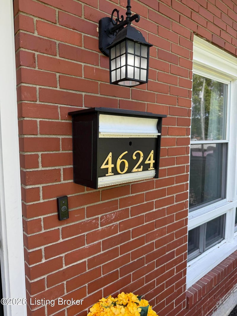 4624 Settle Blvd, Louisville, KY 40219