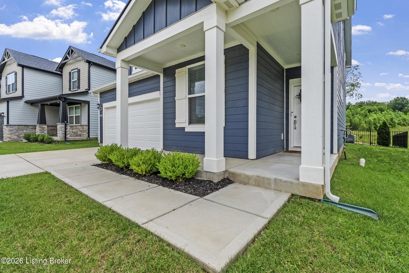 4629 Golden Eagle Dr, Louisville, KY 40245