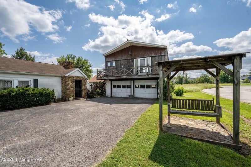4678 Duffy Rd, Floyds Knobs, IN 47119