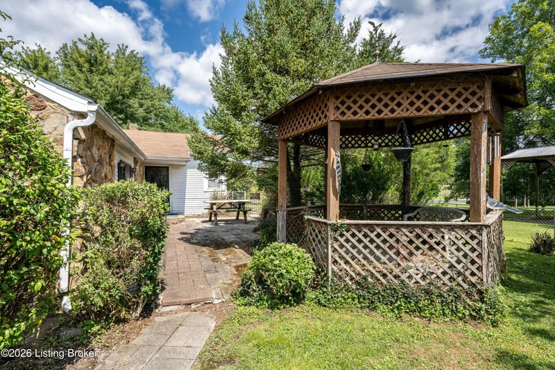 4678 Duffy Rd, Floyds Knobs, IN 47119