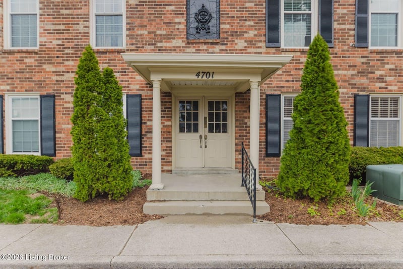 4701 Salisbury Sq #104, Louisville, KY 40207