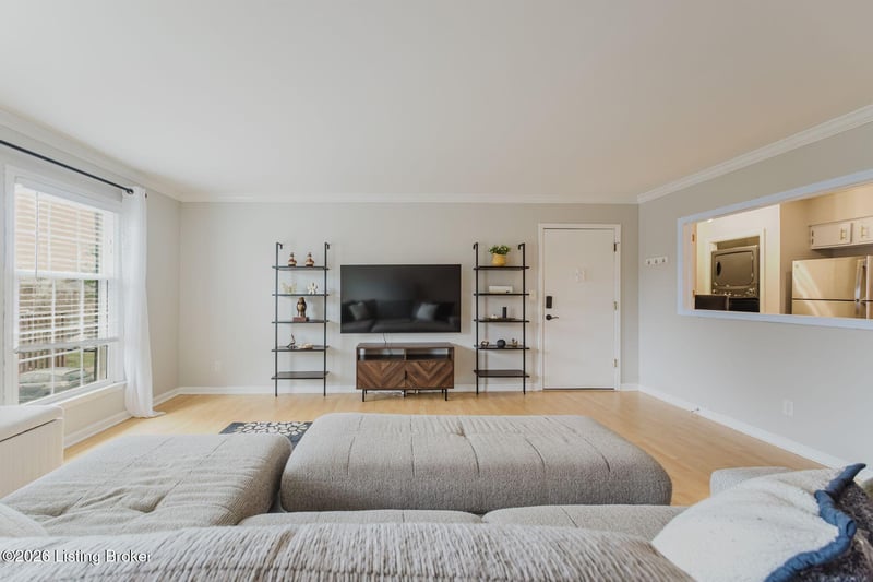 4701 Salisbury Sq #104, Louisville, KY 40207