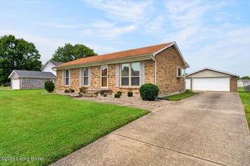 4703 Tivis Ct, Louisville, KY 40218