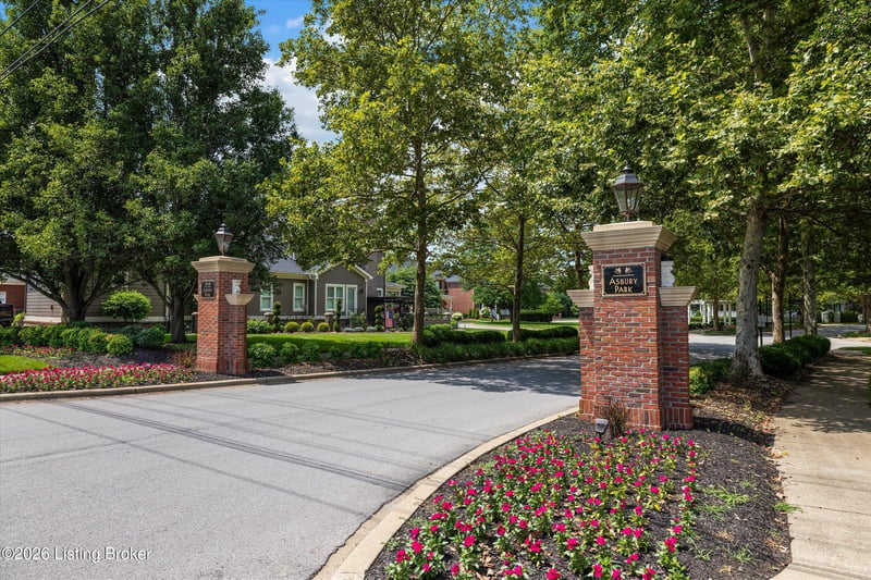 4705 Hollis Ln, Louisville, KY 40241