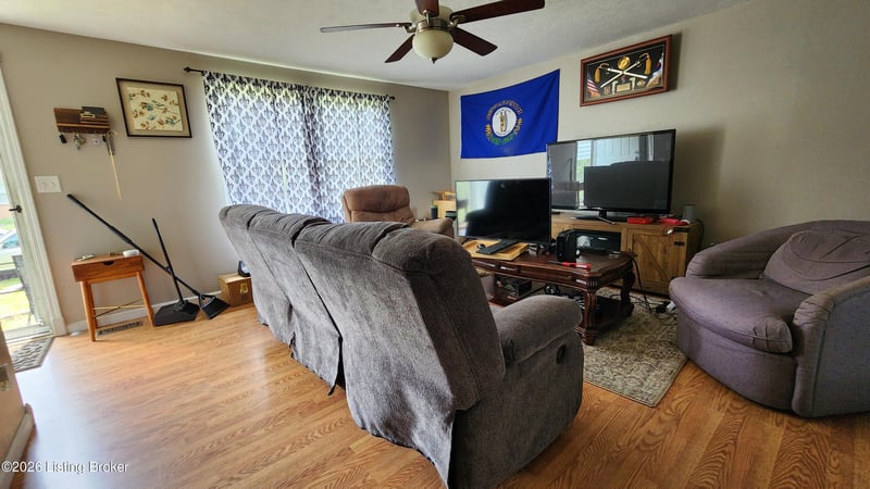 4709 Aledo Ct, Louisville, KY 40229