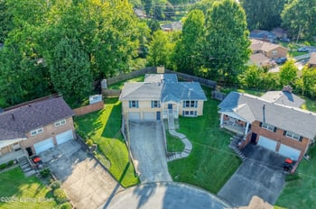 4710 Huckleberry Ct, Louisville, KY 40216