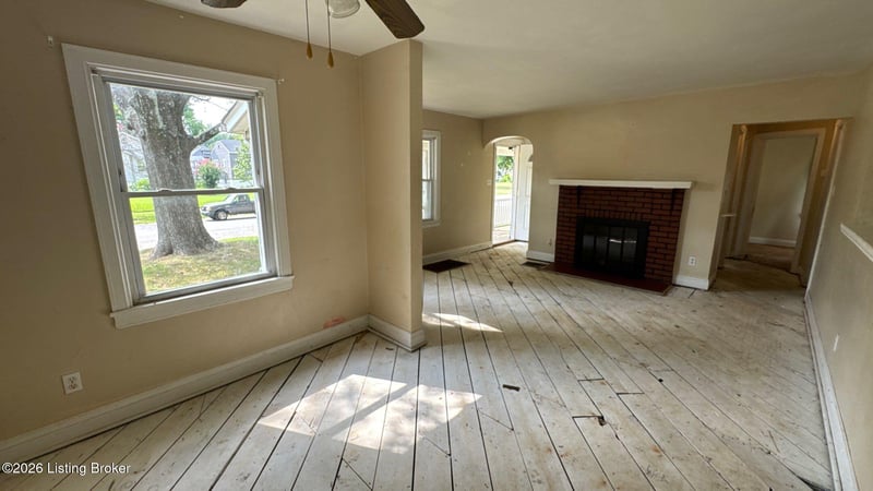 4715 S 1st St, Louisville, KY 40214