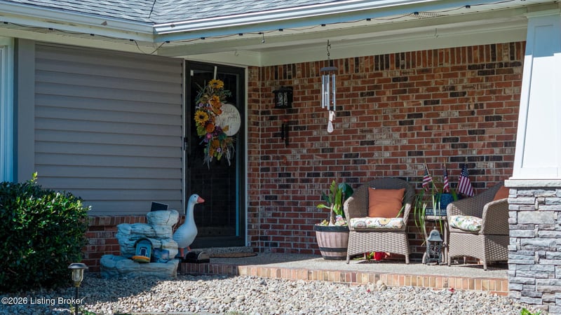 4718 Lowe Rd, Louisville, KY 40220