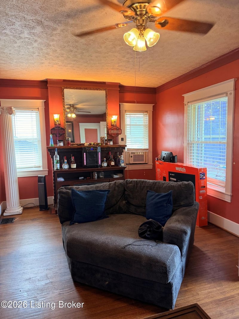 4731 Southern Pkwy, Louisville, KY 40214