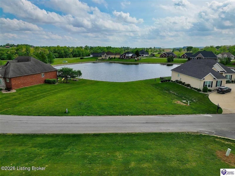 48 Fairway Dr, Lebanon, KY 40033