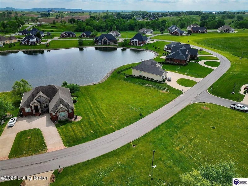 48 Fairway Dr, Lebanon, KY 40033