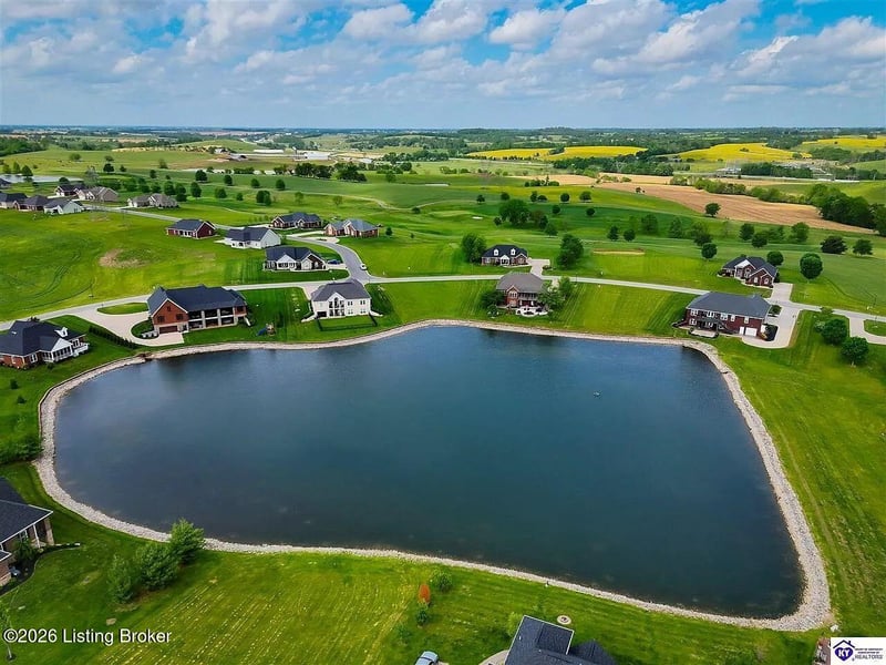 48 Fairway Dr, Lebanon, KY 40033
