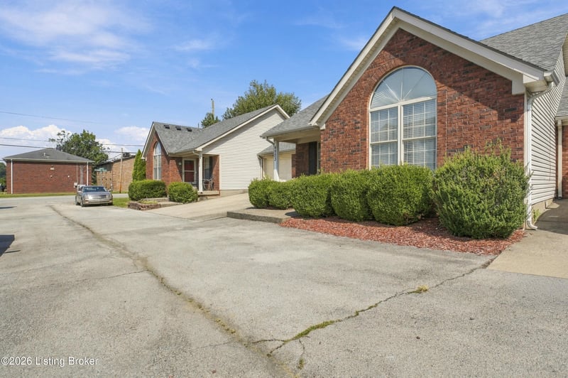 4803 Edge Valley Ln, Louisville, KY 40258