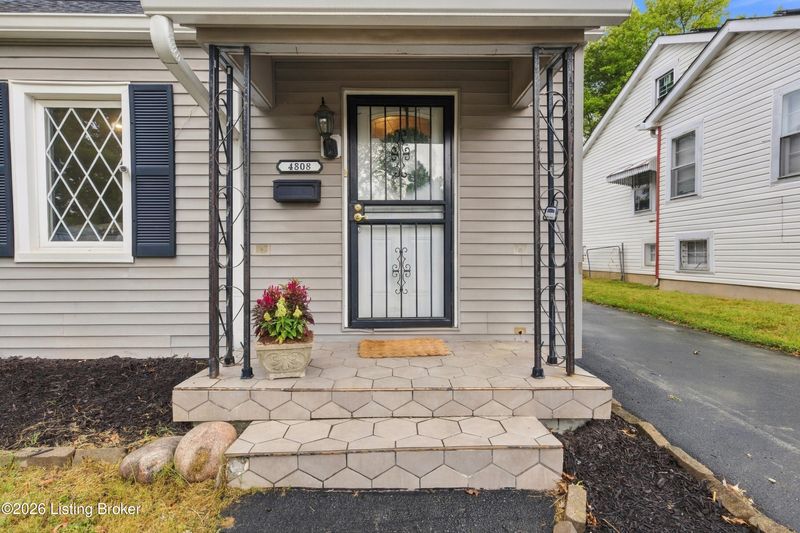 4808 S 6th St, Louisville, KY 40214