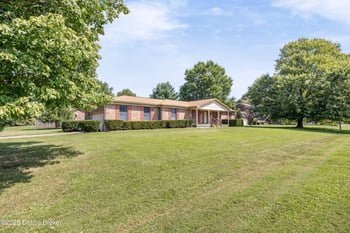 4809 Sussex Dr, Shepherdsville, KY 40165