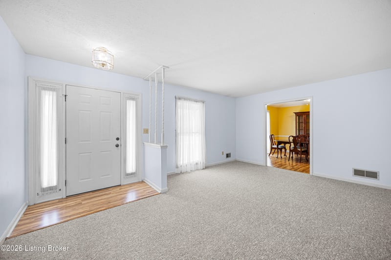 4809 Sussex Dr, Shepherdsville, KY 40165