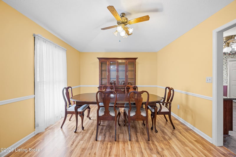 4809 Sussex Dr, Shepherdsville, KY 40165