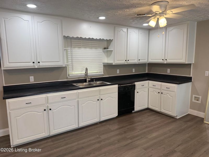 4810 Anneta Rd, Leitchfield, KY 42754
