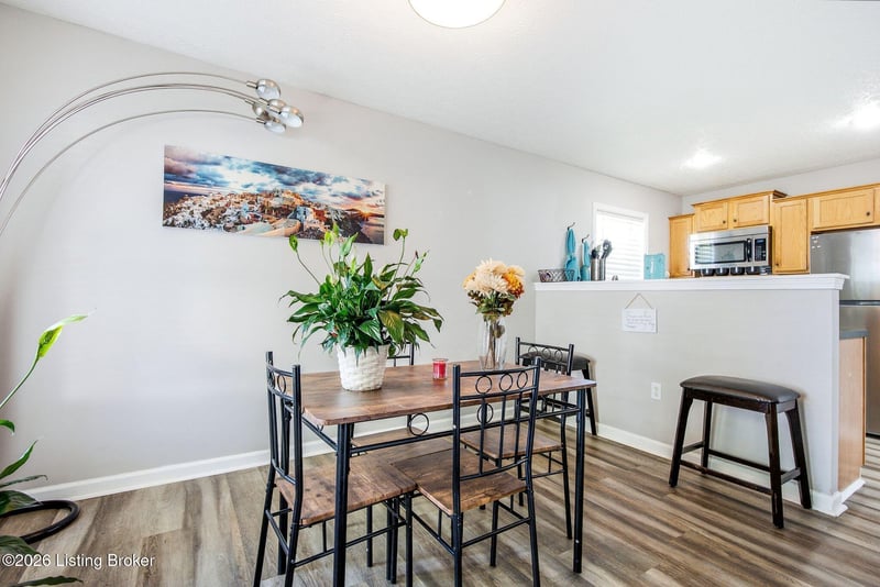 4811 Greenvale Cir, Louisville, KY 40272
