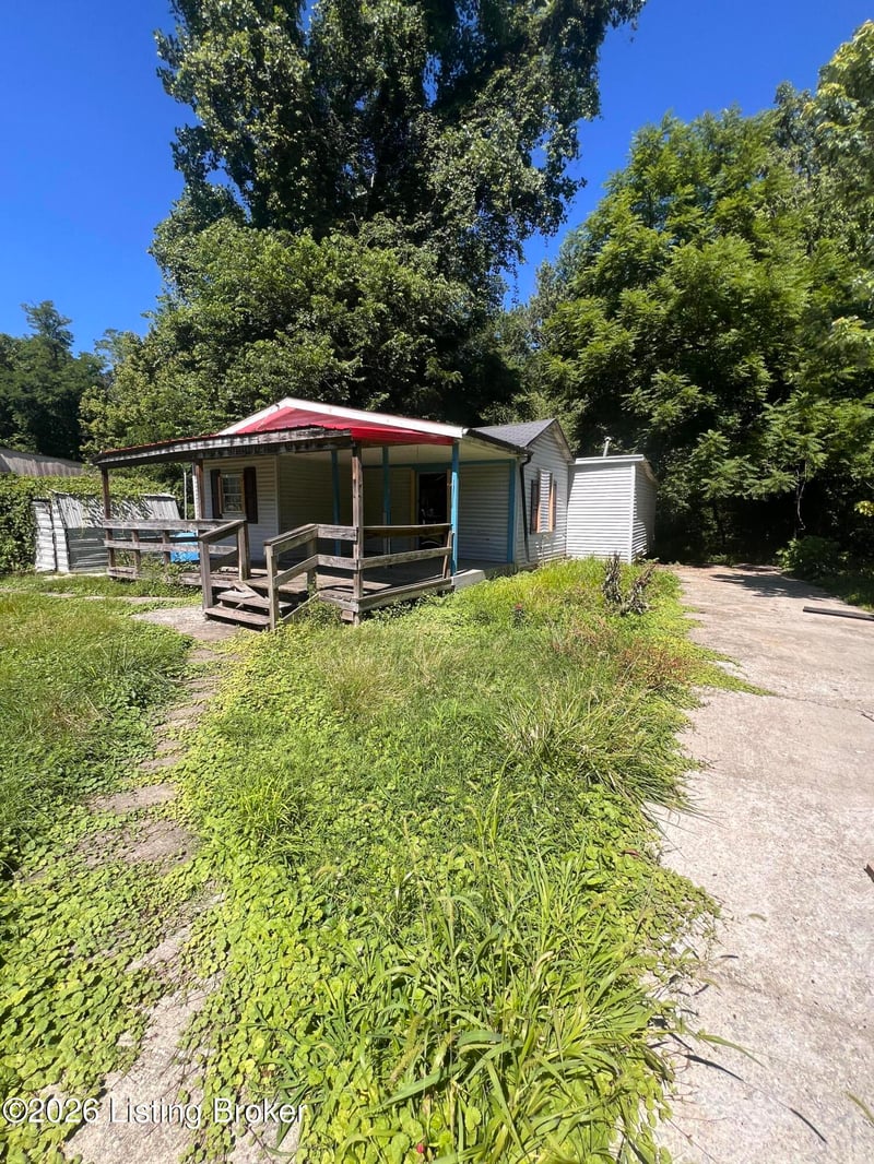 4812 Overbrook Dr, Louisville, KY 40216