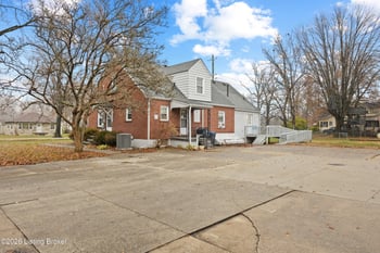 4816 Greenwood Rd, Louisville, KY 40258