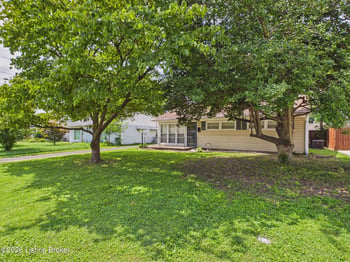4818 Raven Rd, Lynnview, KY 40213
