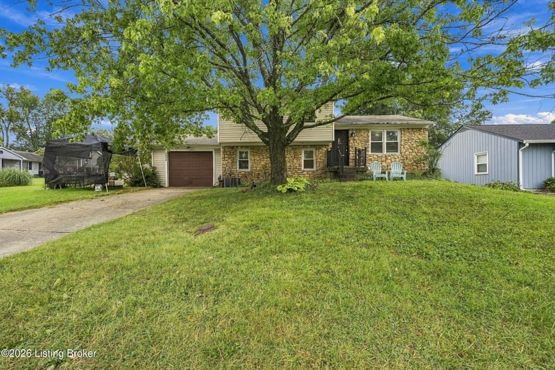 4818 Redmon Ct, Louisville, KY 40291
