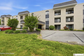 4825 Sherburn Ln #104B, Louisville, KY 40207