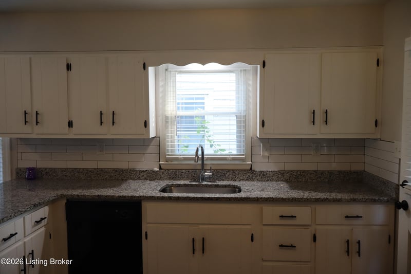4832 S 6th St, Louisville, KY 40214