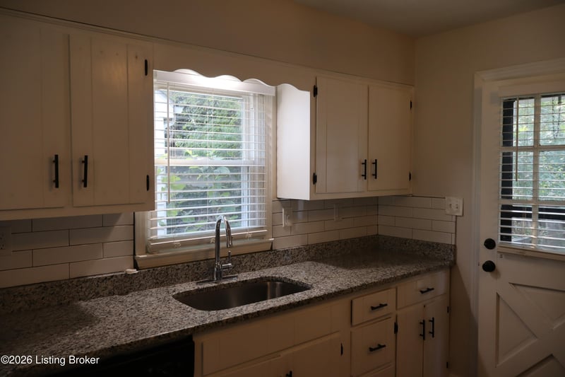 4832 S 6th St, Louisville, KY 40214
