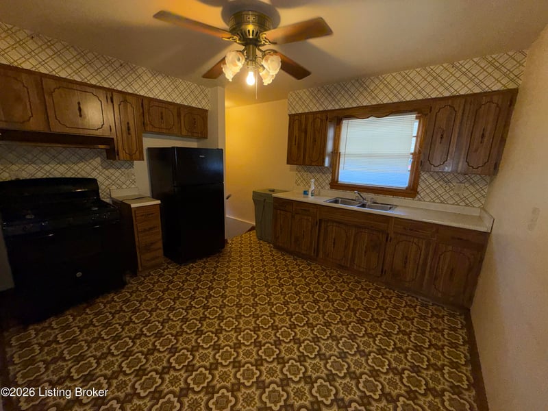 4843 S 4th St, Louisville, KY 40214