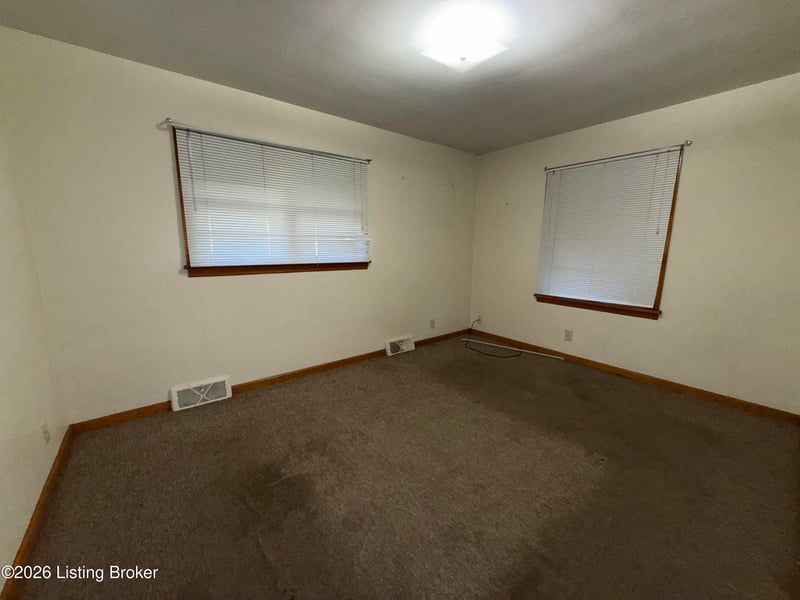 4843 S 4th St, Louisville, KY 40214