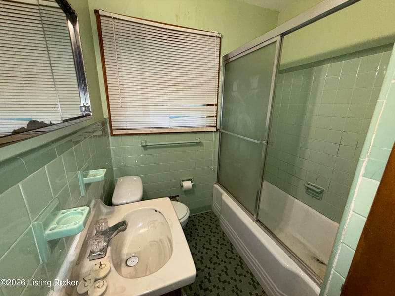 4843 S 4th St, Louisville, KY 40214