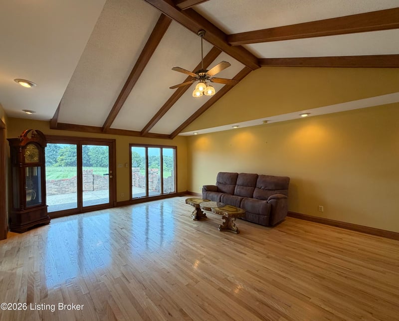 4898 Springfield Rd, Bardstown, KY 40004