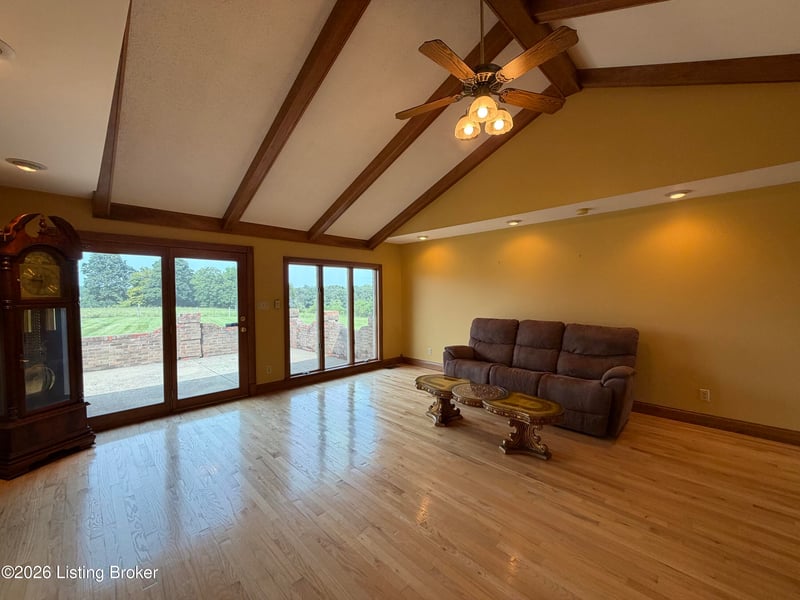 4898 Springfield Rd, Bardstown, KY 40004