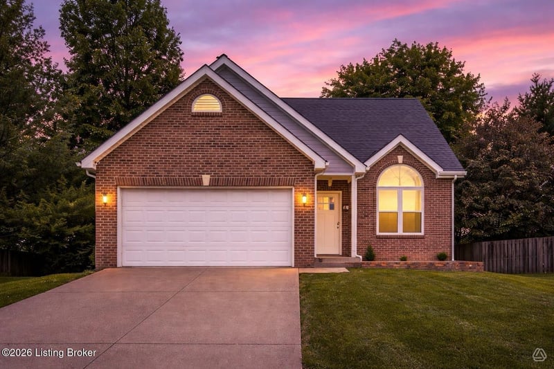 49 N Country Dr, Shelbyville, KY 40065
