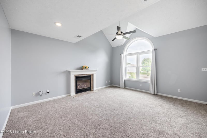 49 N Country Dr, Shelbyville, KY 40065