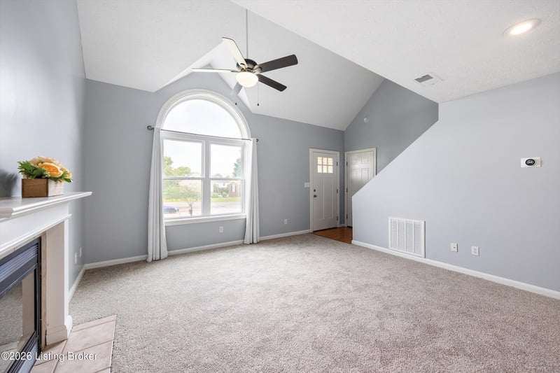 49 N Country Dr, Shelbyville, KY 40065