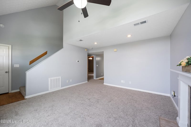 49 N Country Dr, Shelbyville, KY 40065