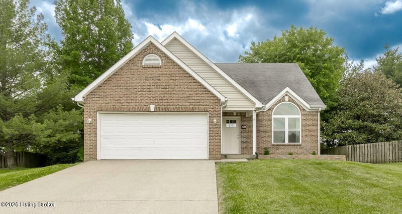 49 N Country Dr, Shelbyville, KY 40065