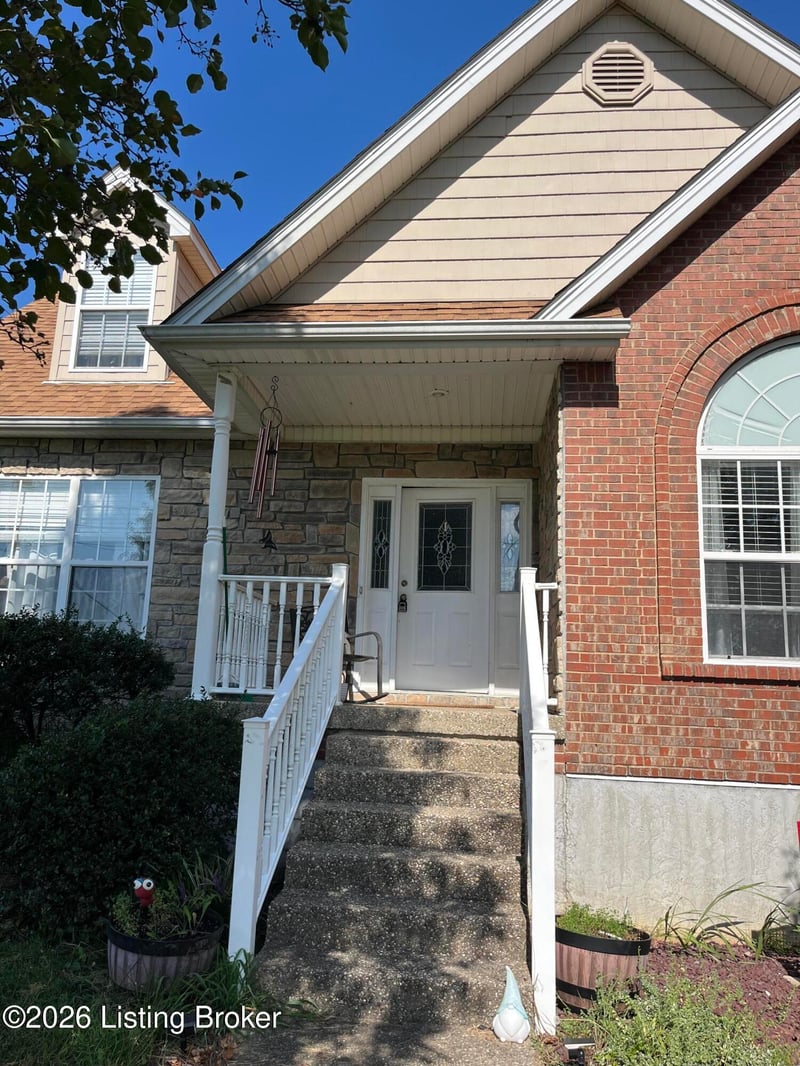 4900 S Woodland Dr, Radcliff, KY 40160