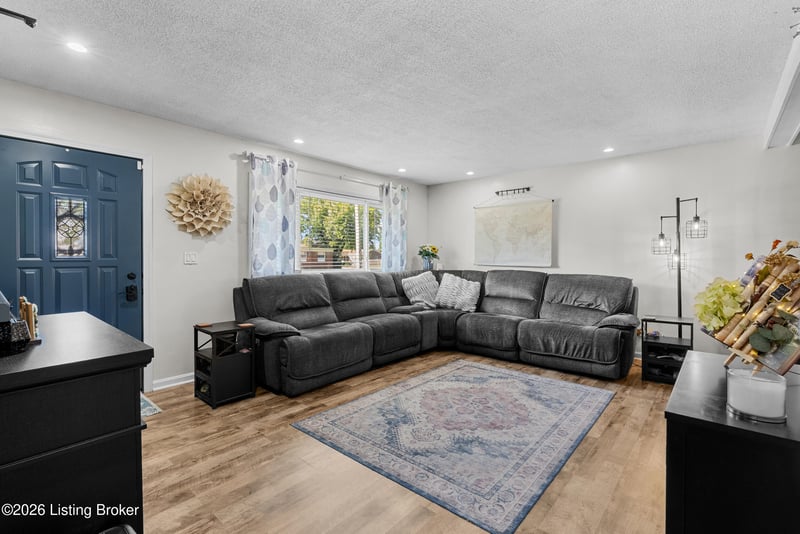 4901 Libby Ln, Louisville, KY 40272