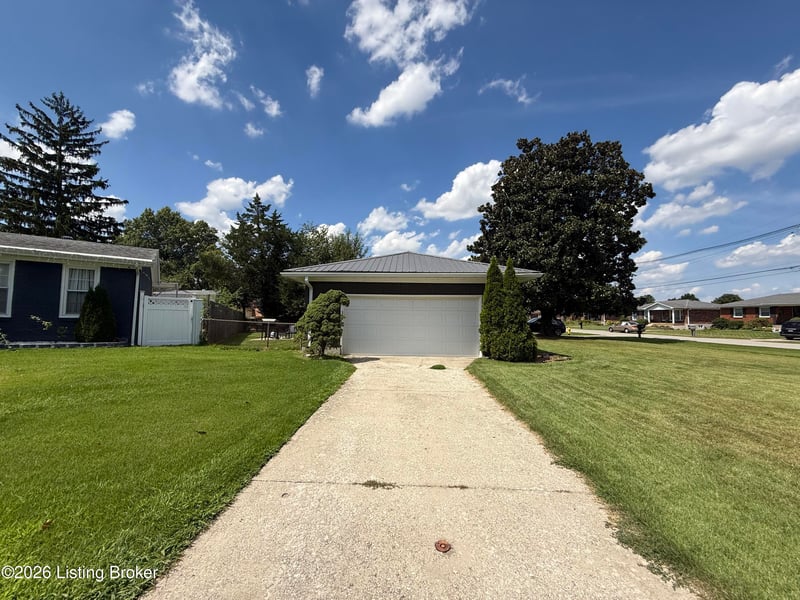 4904 Mile Of Sunshine Dr, Louisville, KY 40219