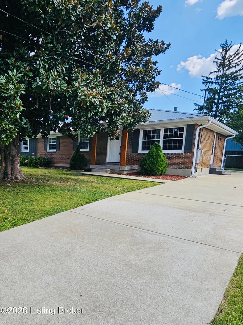 4904 Mile Of Sunshine Dr, Louisville, KY 40219