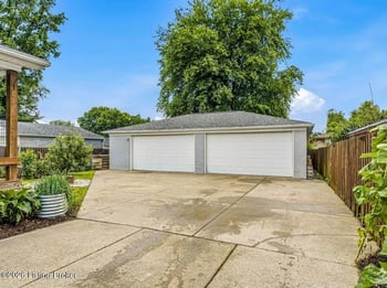 4905 Paramount Dr, Louisville, KY 40258